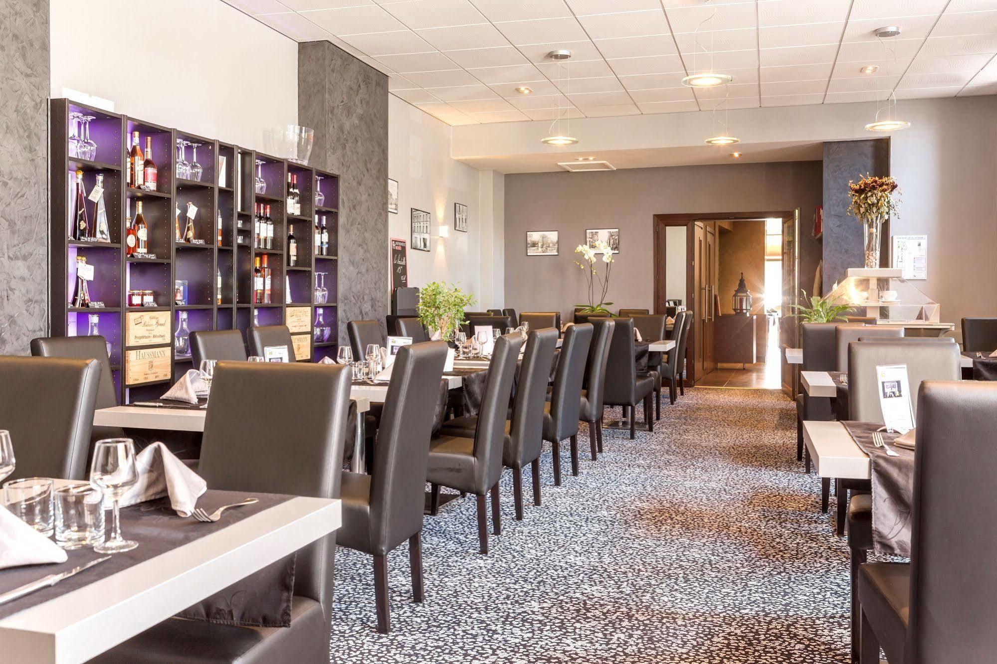 Hotel Restaurant De L'Ecu Jonzac Exteriér fotografie